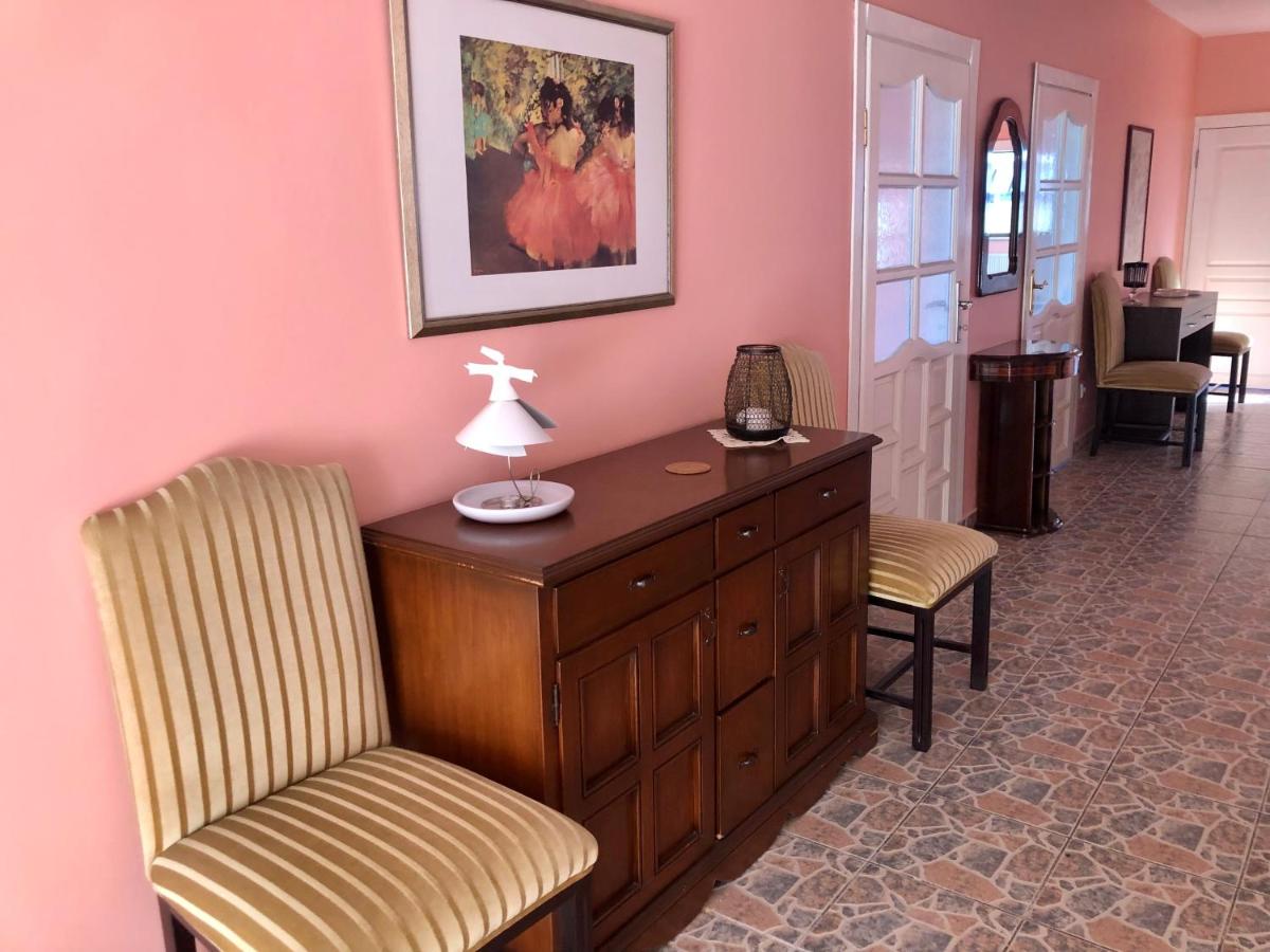 Spacious and Comfortable House for Family Stays - Housity