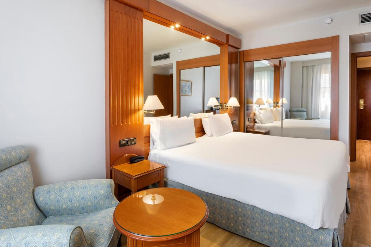 Exe Sevilla Macarena - Housity