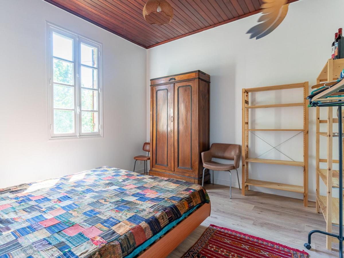 Maison familiale, 15 pers., jardin privé, proche centre et lac, à 25 min de l'océan - FR-1-319-472 - Housity