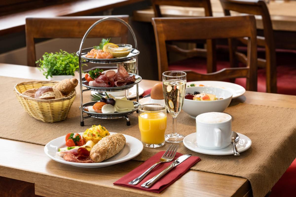 Schlosshotel Horneck - Housity