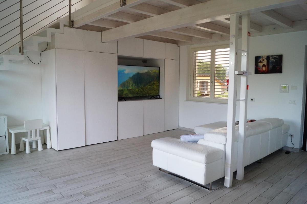 Charme Lake Loft - Housity