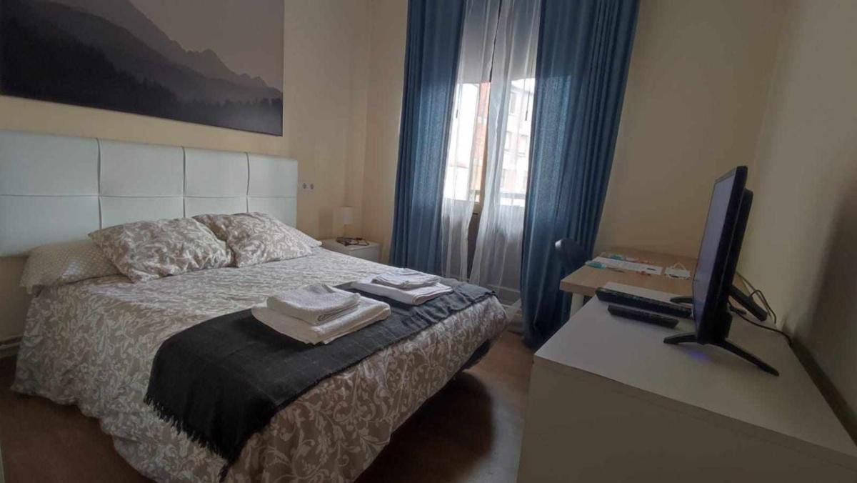 FlipHouse Rooms Pensión - Housity