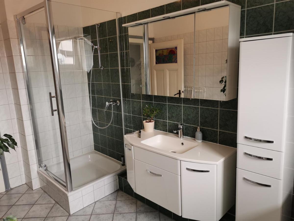 Suitetrails - Moderne geräumige 2-Zimmer Wohnung in Uninähe