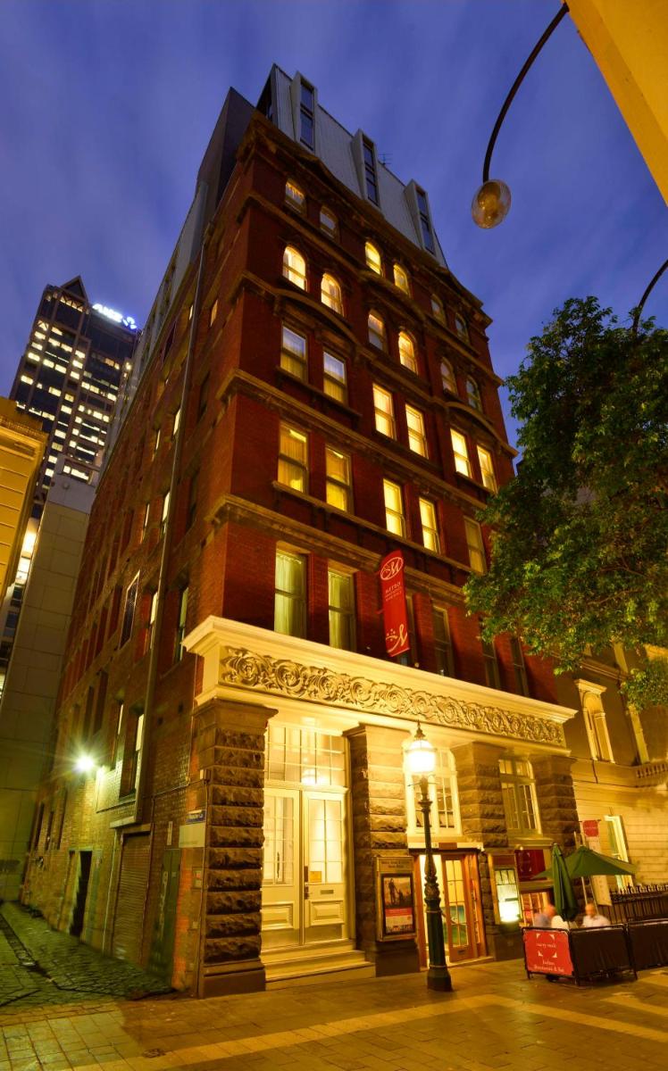 Metro Apartments On Bank Place - Housity