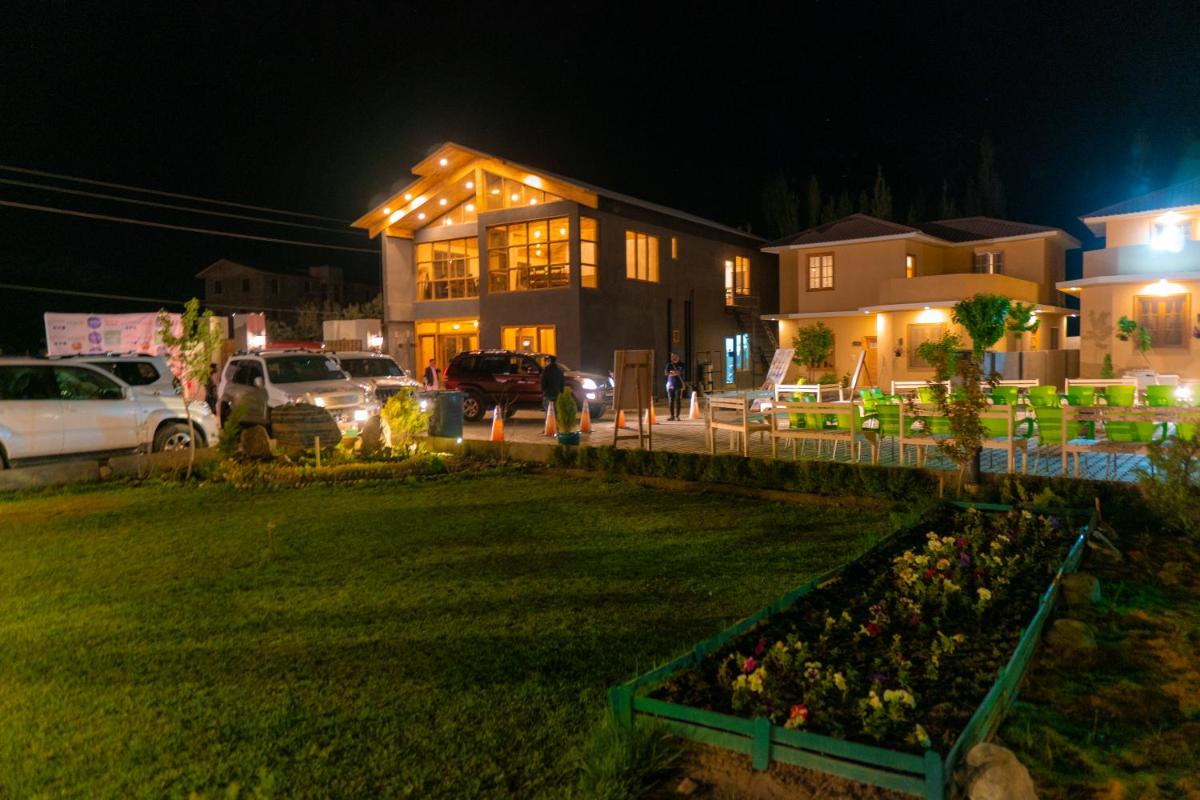 Dynasty Hotel Skardu - Housity