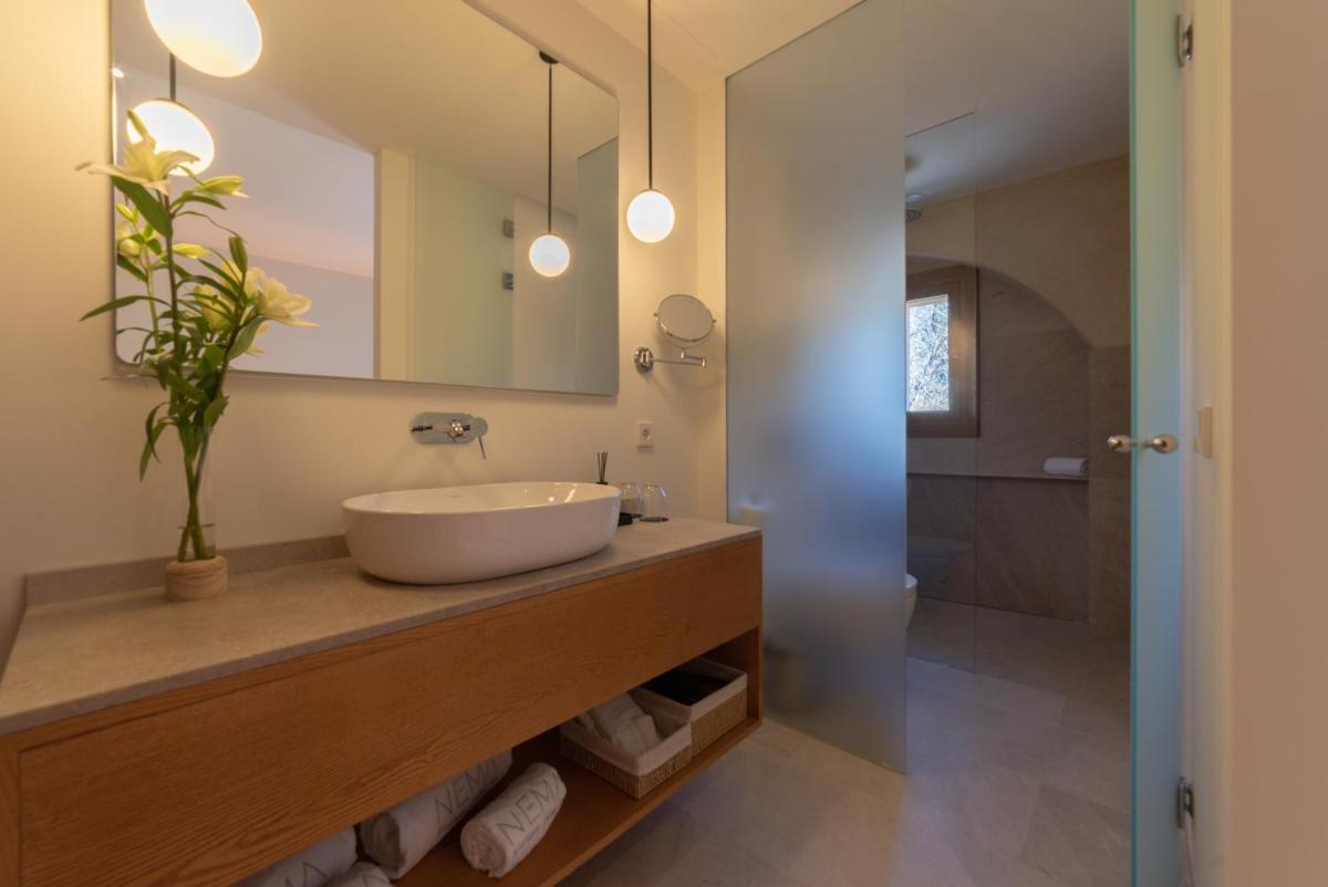 Un baño de Nema Boutique Hotel & Spa