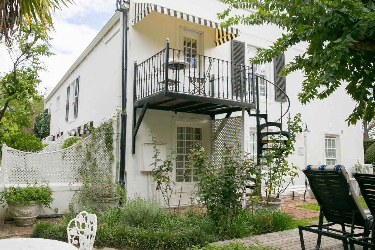 Maison Chablis Guest House - Housity