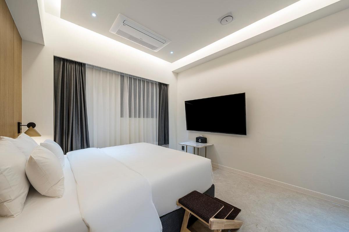 Brown Dot Hotel Pyeonghwa plaza - Housity