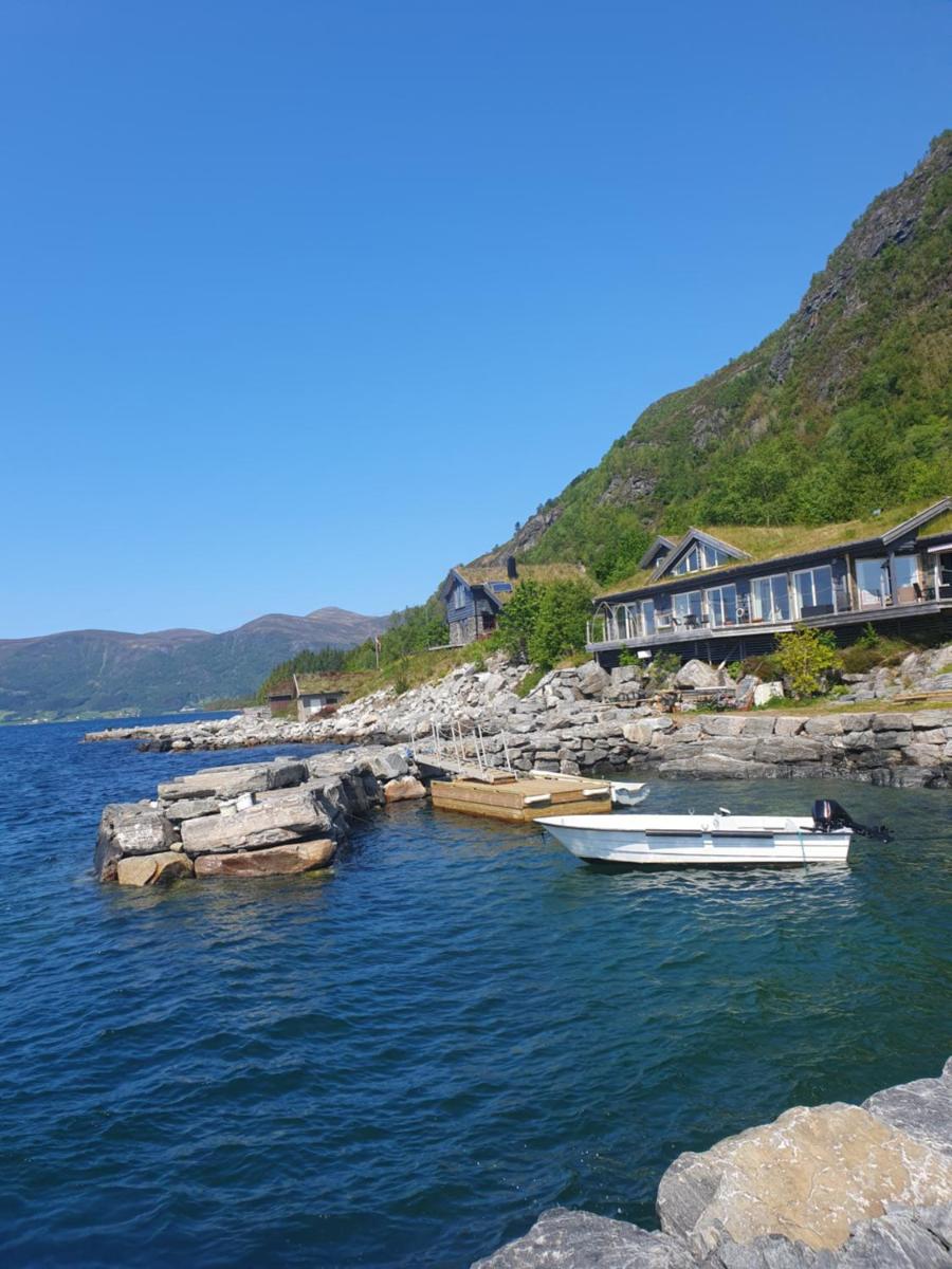 Småstranda Fjord Lodge - Housity