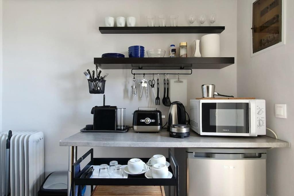Rooftop Studio Apt near Metro Cholargos - 5 Min Walk - Housity