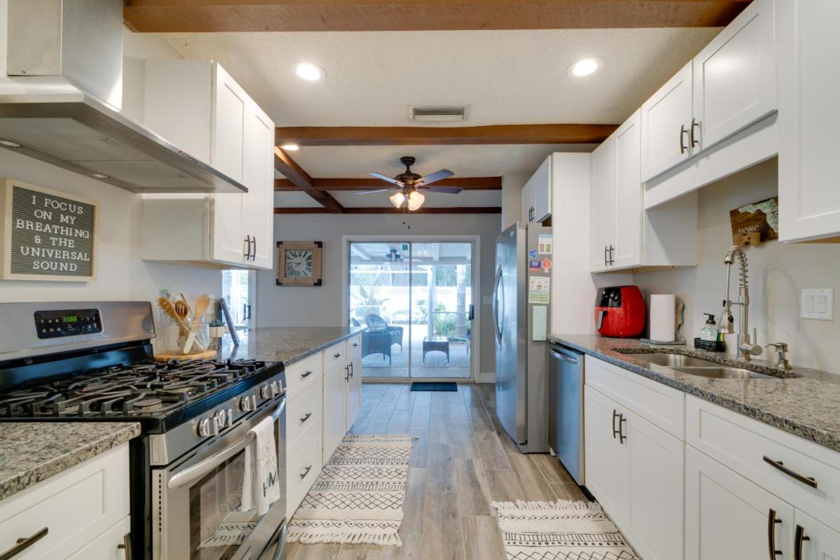 Florida Vacation Rental with Screened Lanai - Housity