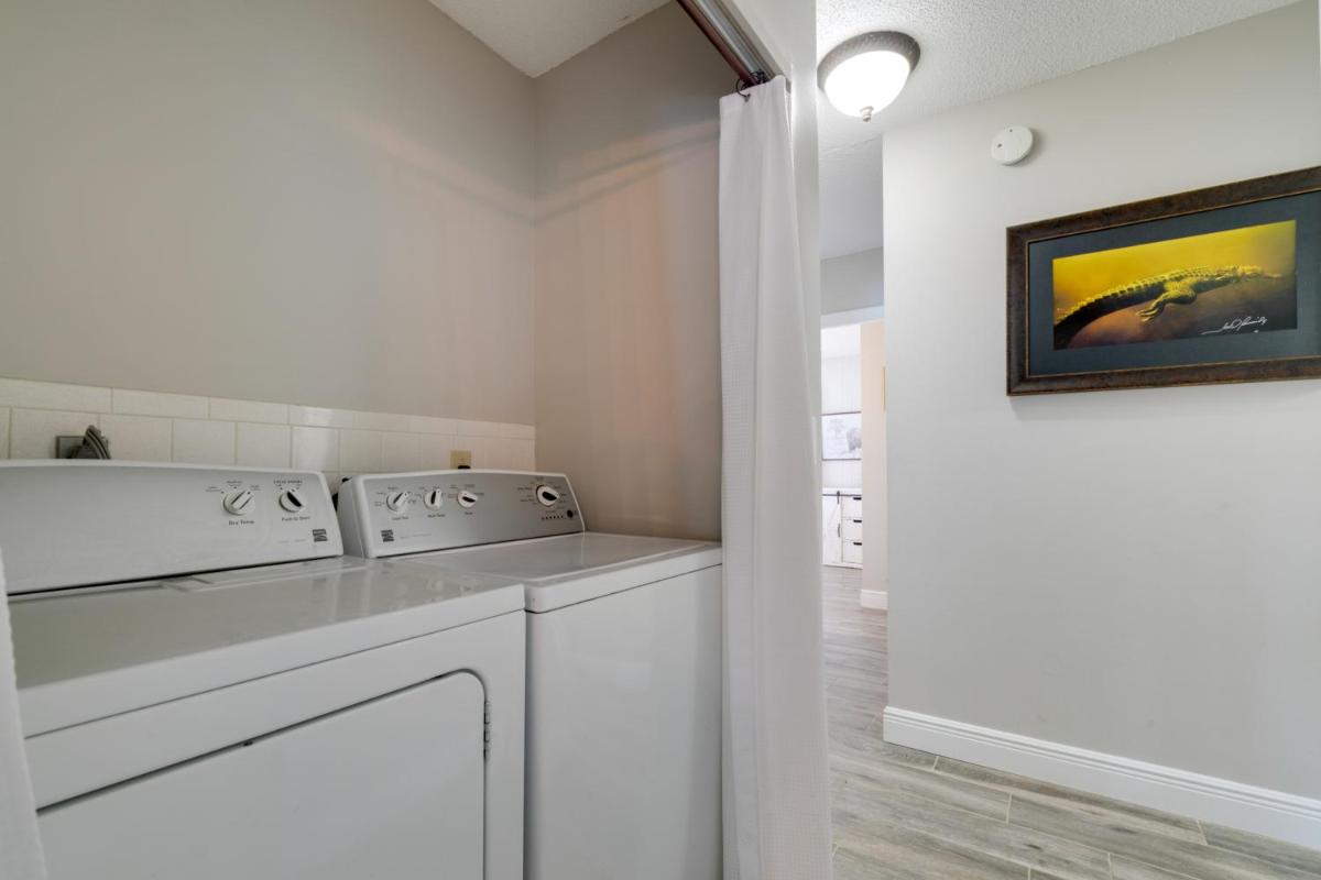 Florida Vacation Rental with Screened Lanai - Housity