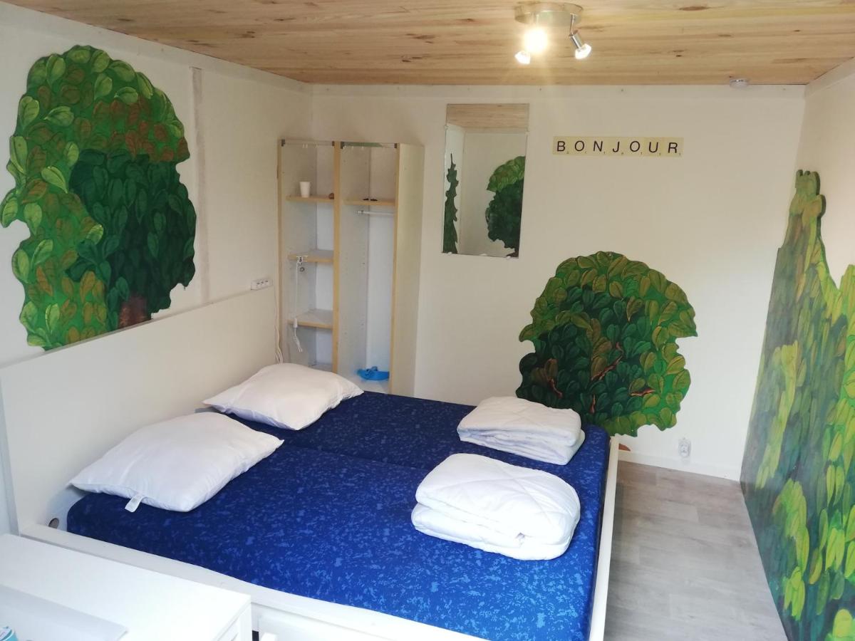 Hébergements camping \"Les pieds dans l\'eau\" - Housity