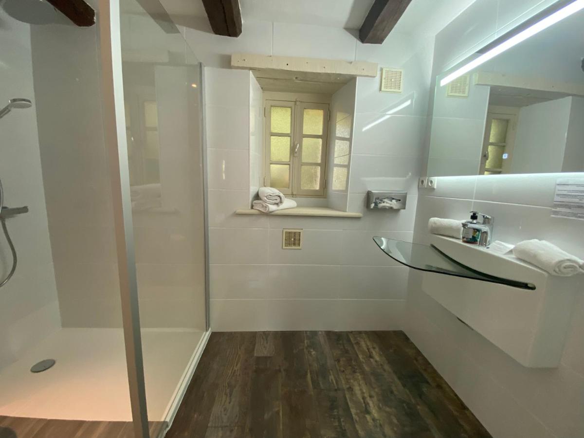 Salle de bains dans l'établissement Les Moulins Du Duc ÉCOLODGE