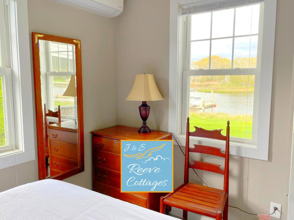 Premier Waterfront Cottage 2 - Housity
