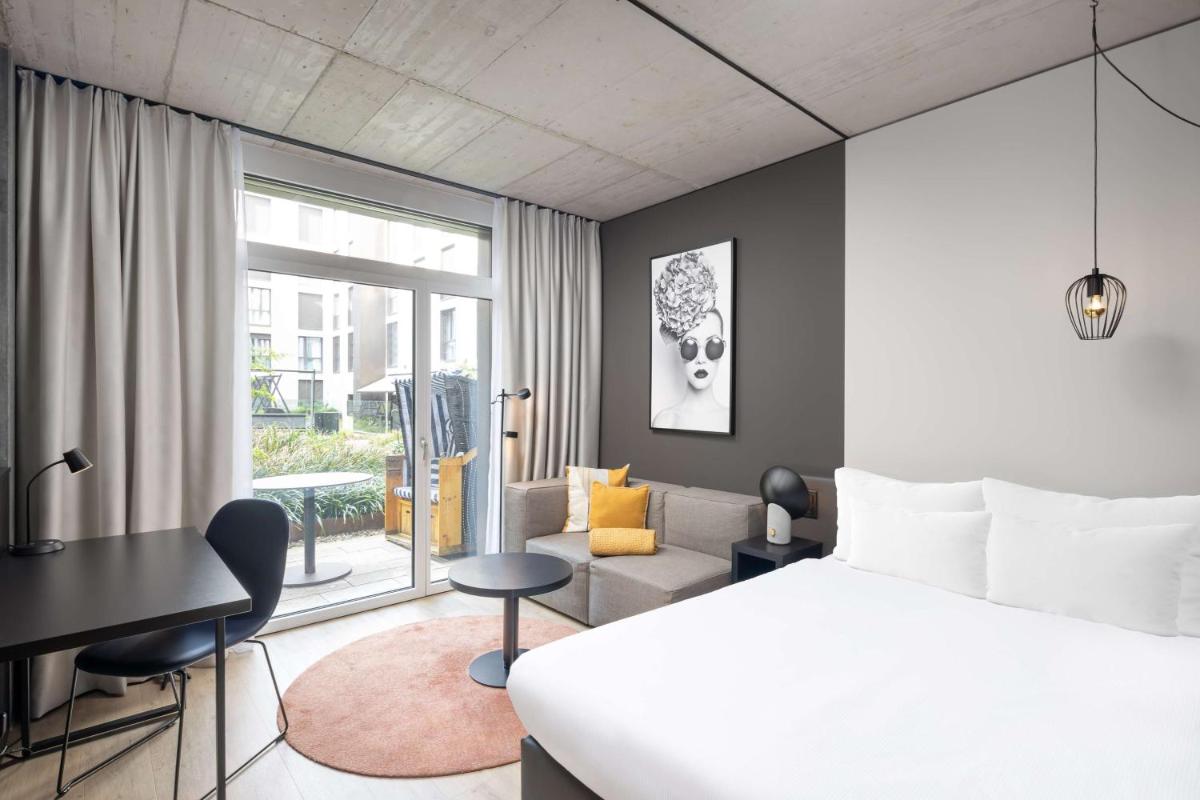 Radisson Hotel & Suites Zurich - Housity