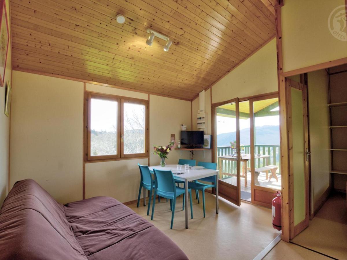 Chalet 2 Chambres avec Terrasse Privée, Activités et Équipements Complets en Pleine Nature - FR-1-496-242 - Housity