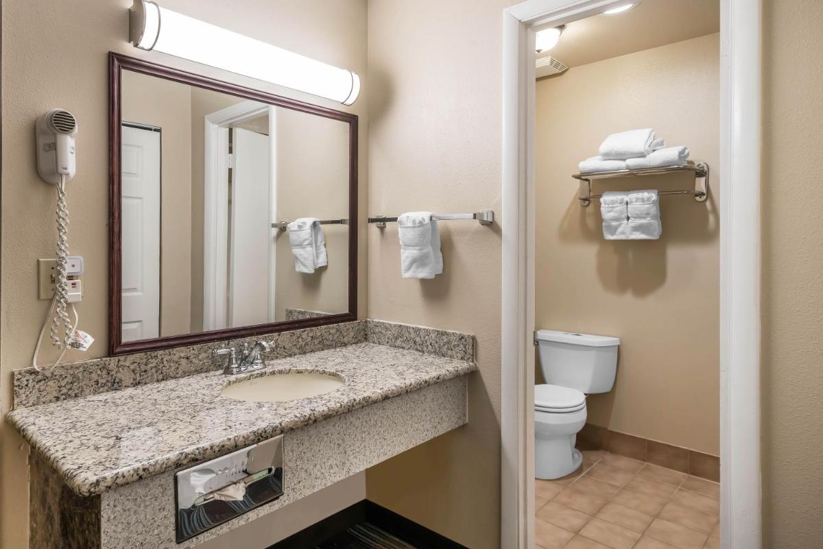 Oasis Inn Tacoma - Housity