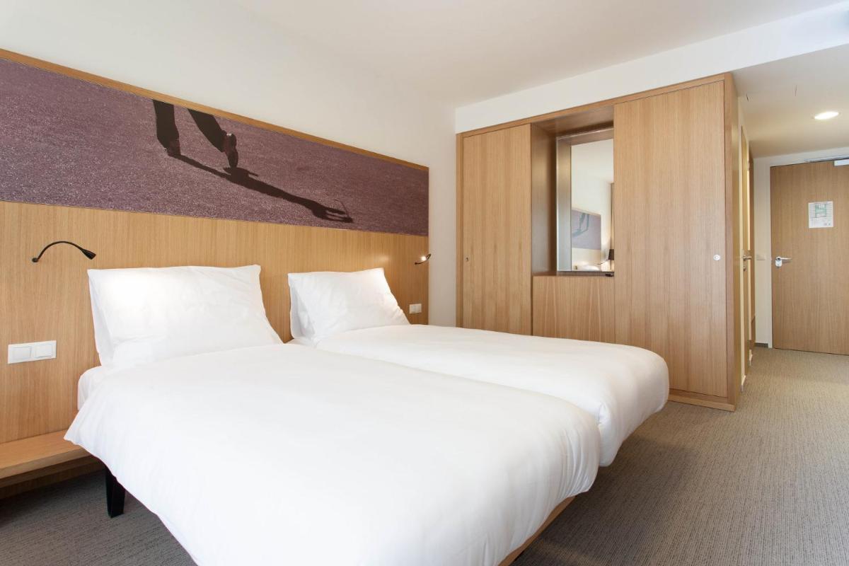 Hotel S-PORT Véska - Housity