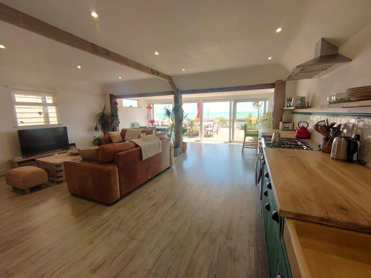 216 Coast Road, Ocean Bliss Direct Beach Access & Endless Waves - Housity