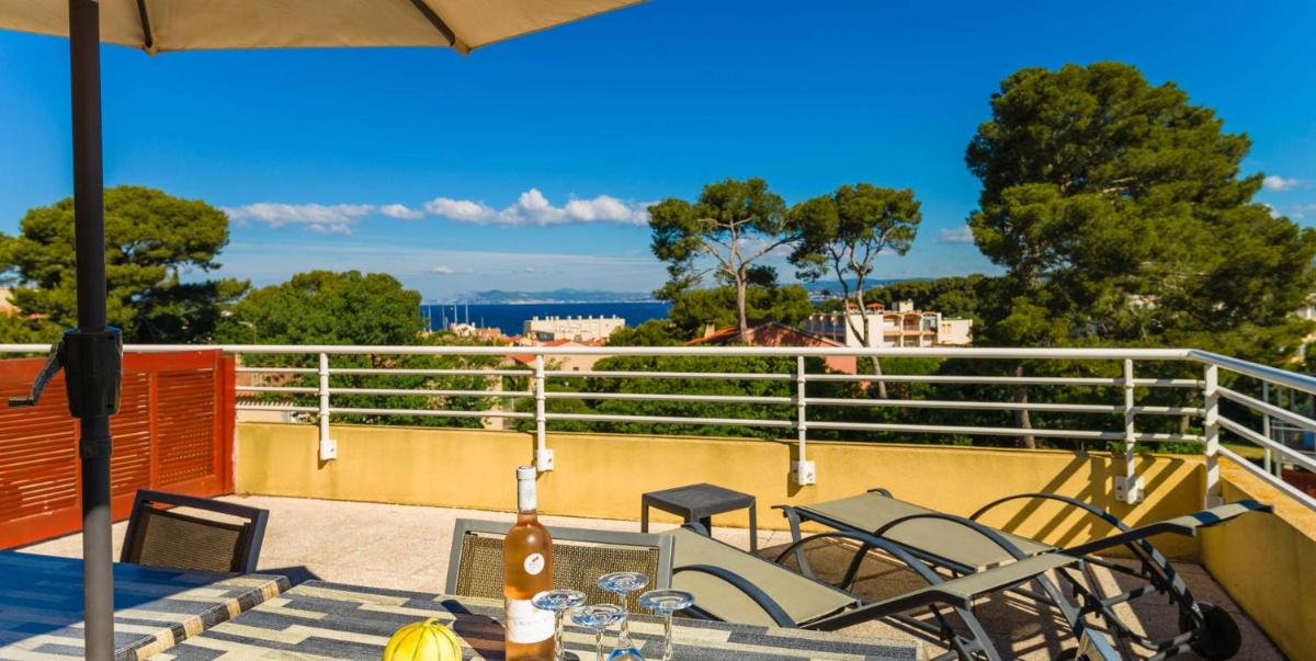 Balcon ou terrasse dans l'établissement Lagrange Vacances Les Terrasses des Embiez