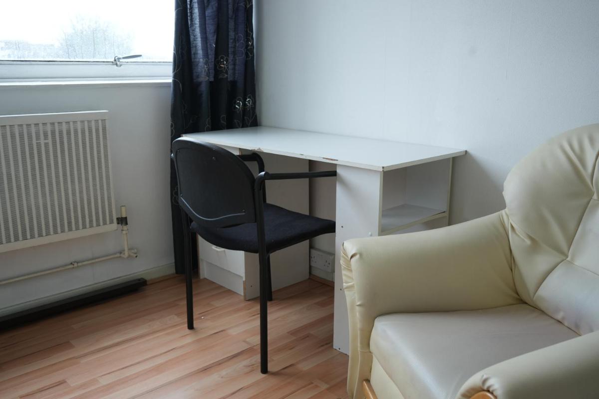 Elephant & Castle - Zone 2 - PRIVATE ROOMS - SHARED BATHROOM - Housity