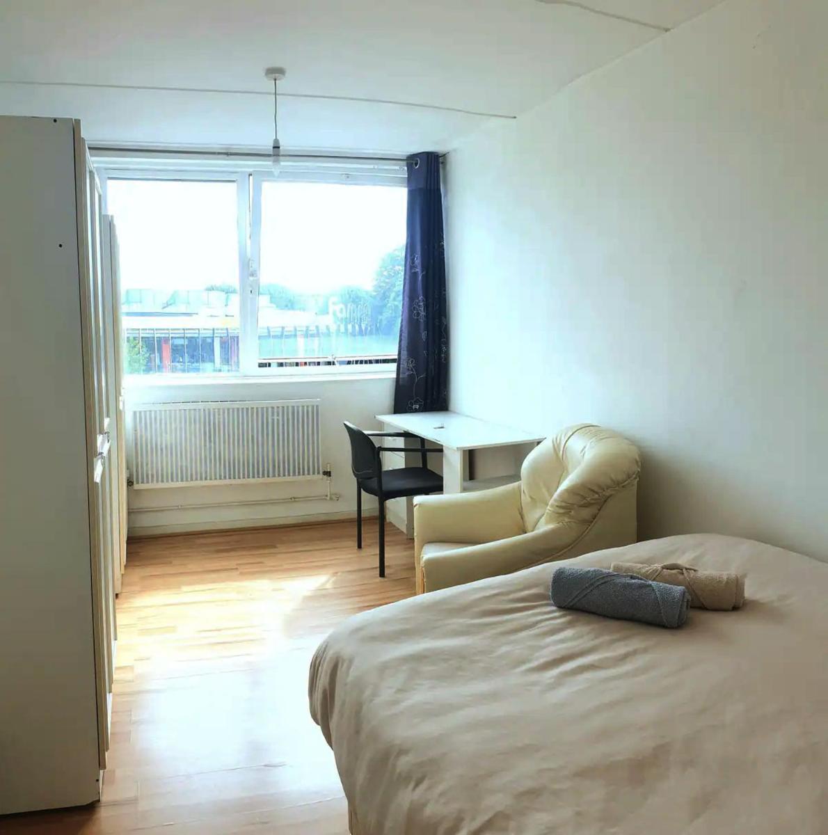 Elephant & Castle - Zone 2 - PRIVATE ROOMS - SHARED BATHROOM - Housity