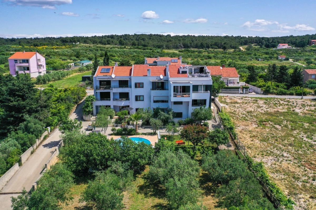 Apartments Vallis Rabiosa - Housity