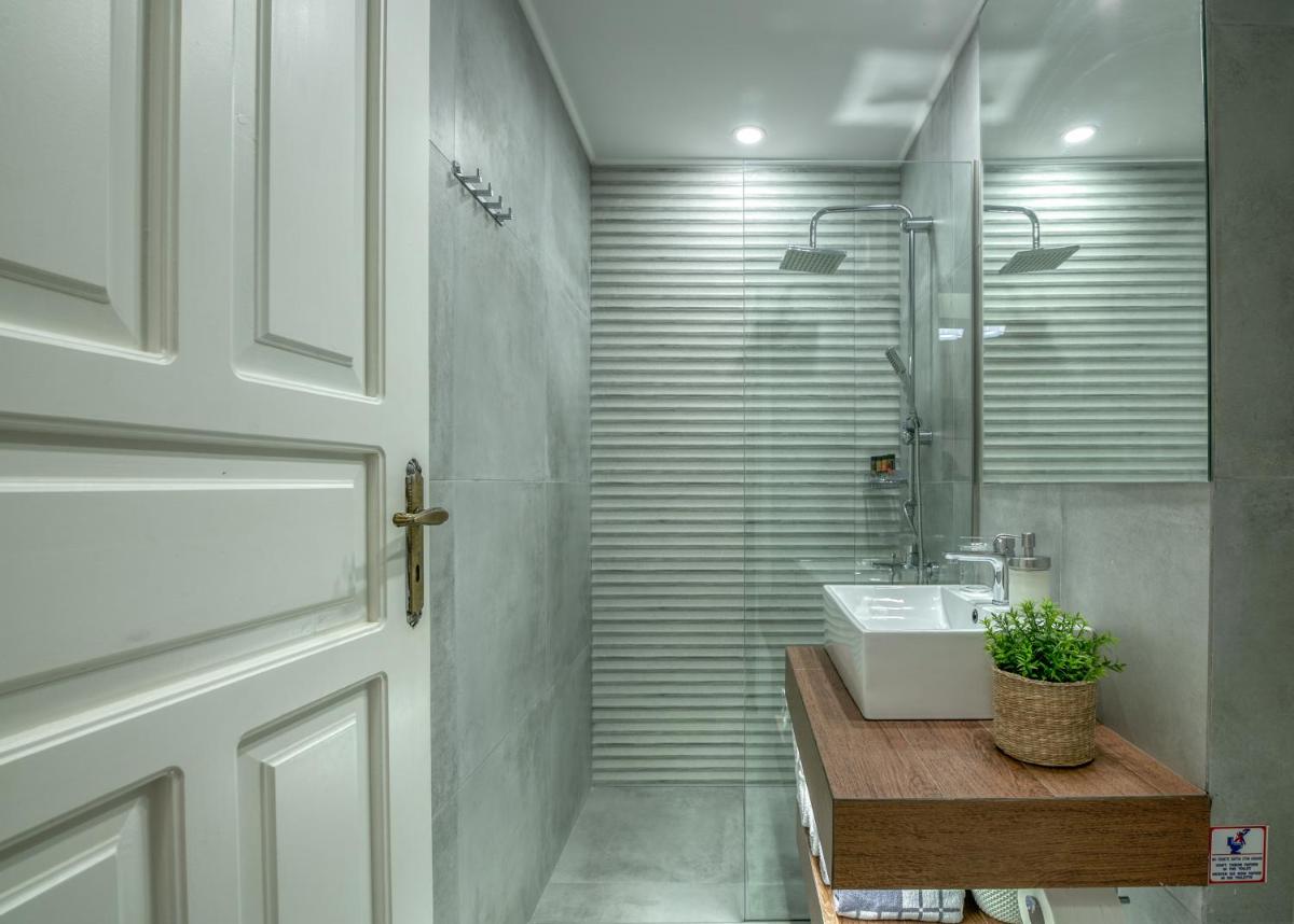 Georgia Vicky Studios & Apartments - Housity