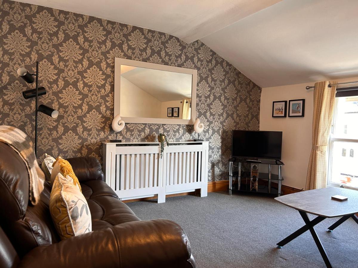 Orme Rise 1 - The Penthouse Suite - Housity