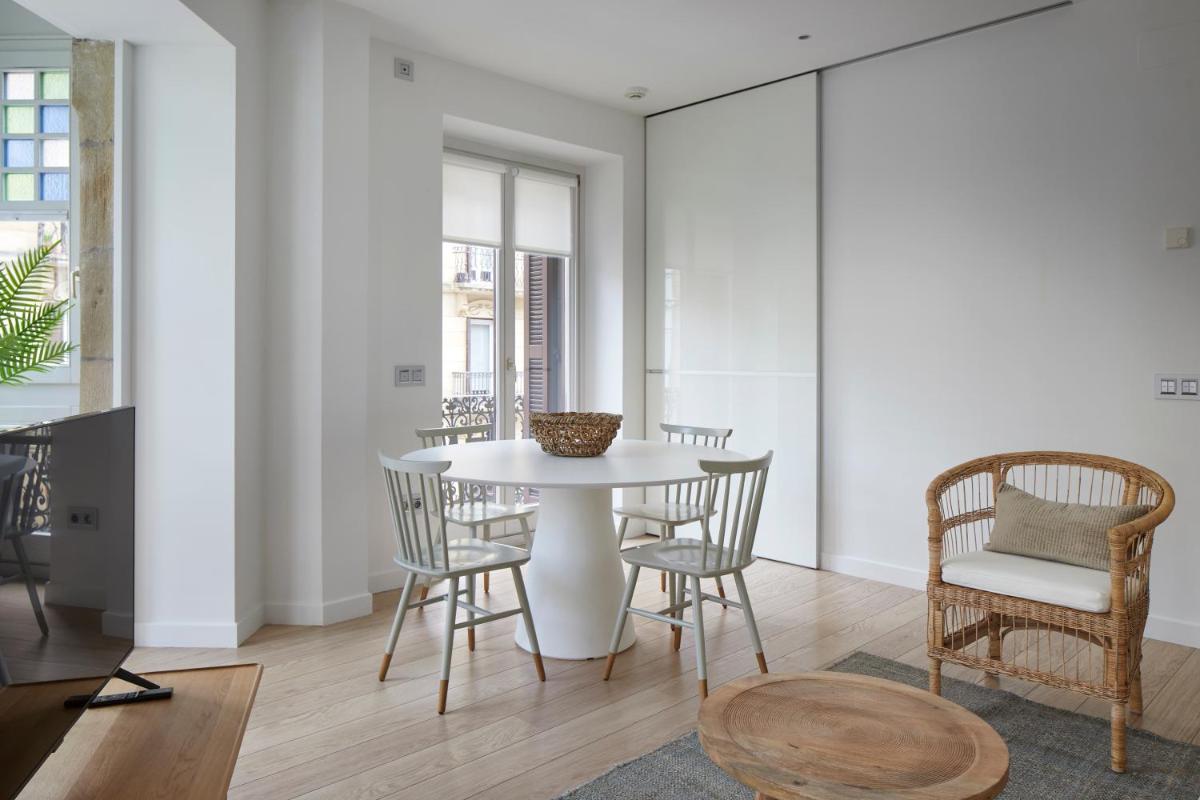 Easo Suite 2B by FeelFree Rentals - Housity
