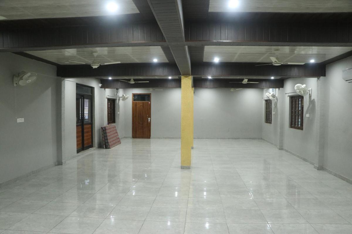 Hotel Crown Residency - Housity