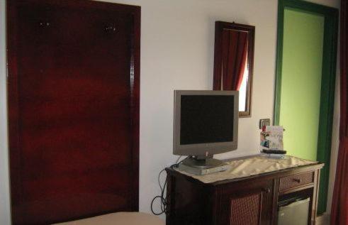 Hotel Ristorante La Scogliera - Housity