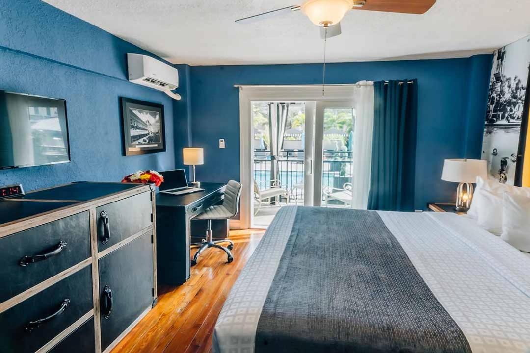 Hollander Hotel - Downtown St. Petersburg - Housity
