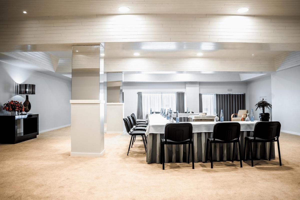 Uma área de estar em Hotel Cristal Vieira Praia & SPA