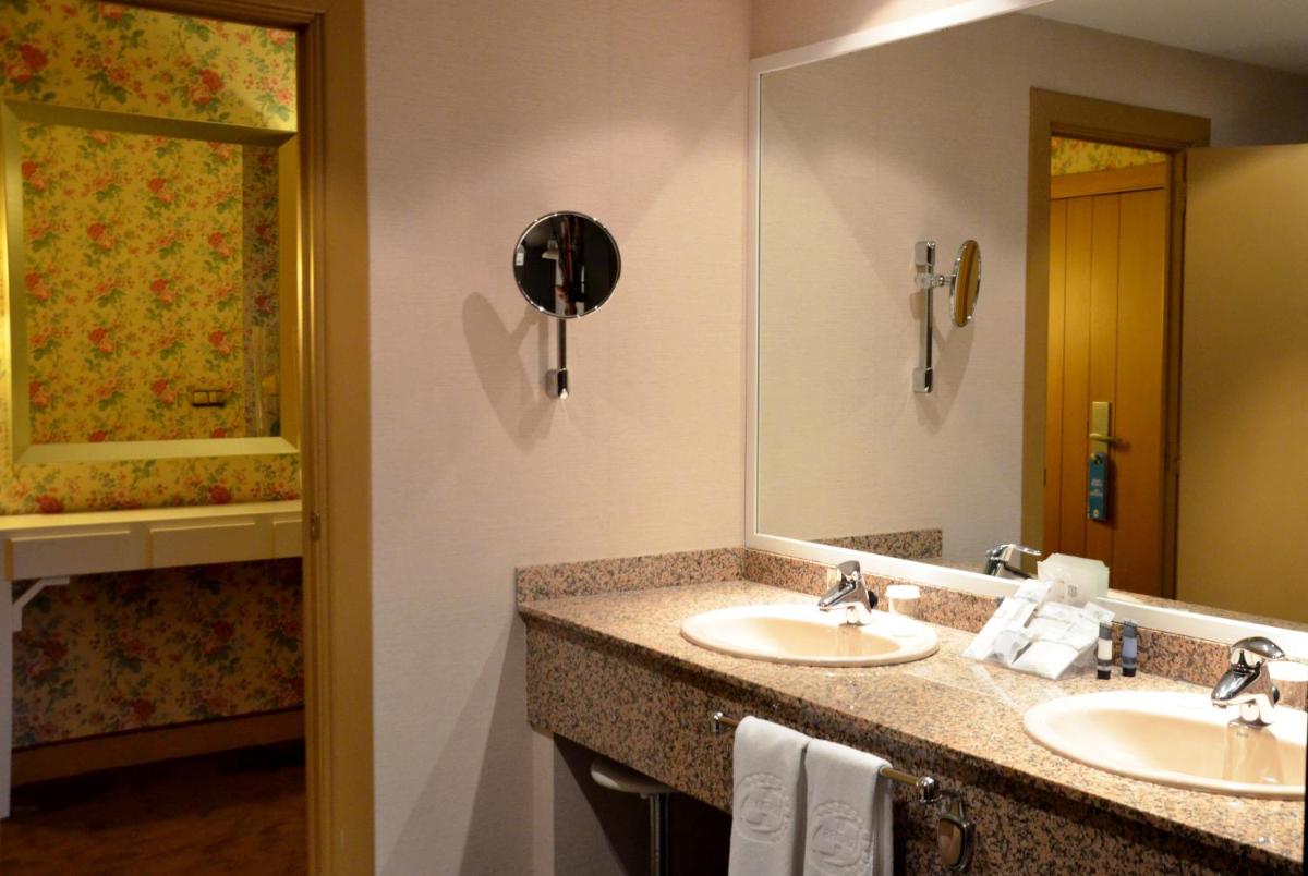 Un baño de Beatriz Toledo Auditorium & Spa