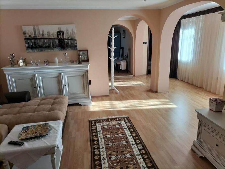 Vecinul lui Ion Creanga - Housity
