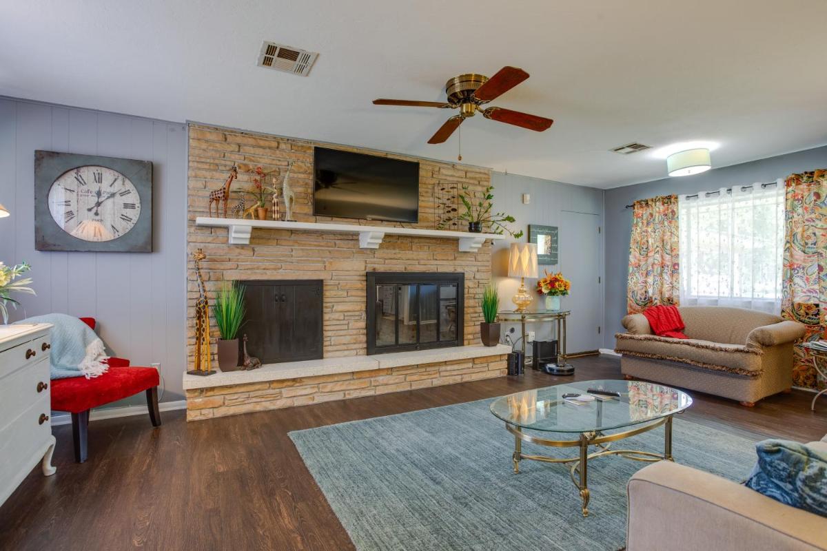 Norman Home with Yard, Walk to Park and OU Campus! - Housity