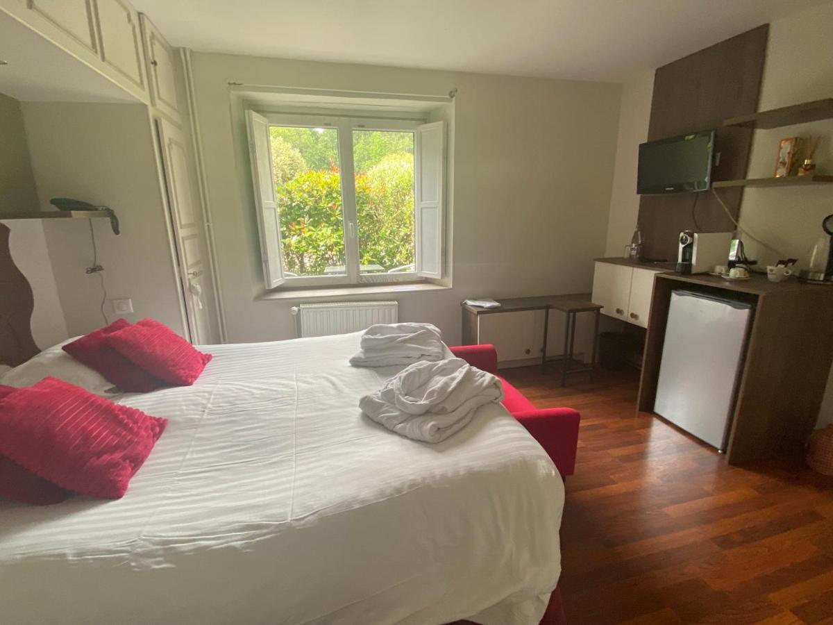 Cuisine ou kitchenette dans l'établissement Les Moulins Du Duc ÉCOLODGE