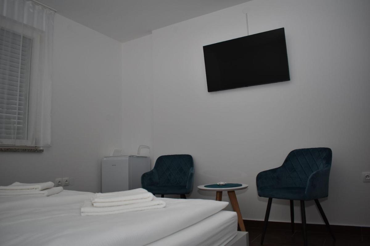 Villa Rosa Rooms - Housity