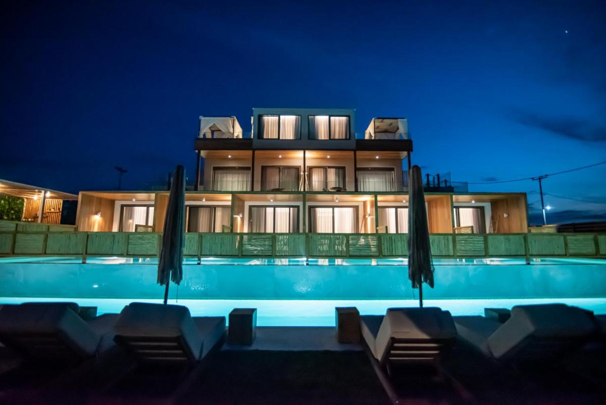 King's & Queen's Afitos - Suites With Private Pool - Housity