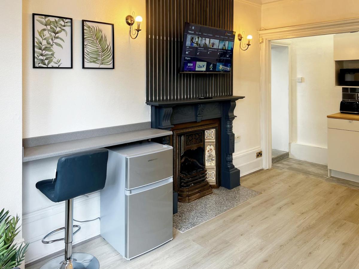 Erin Court Mansions - Suite 10 - Housity