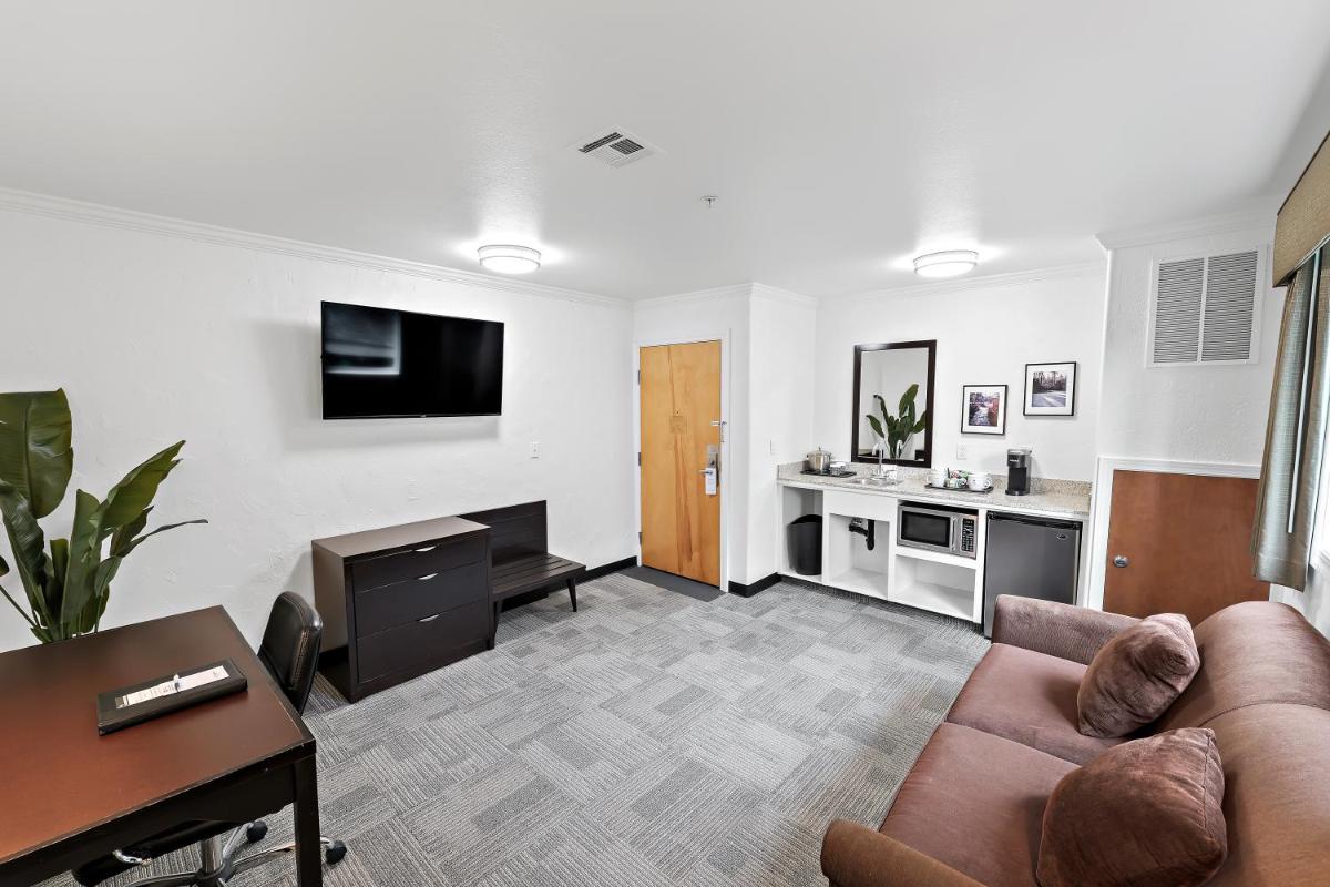 Best Western Wesley Inn & Suites - Housity