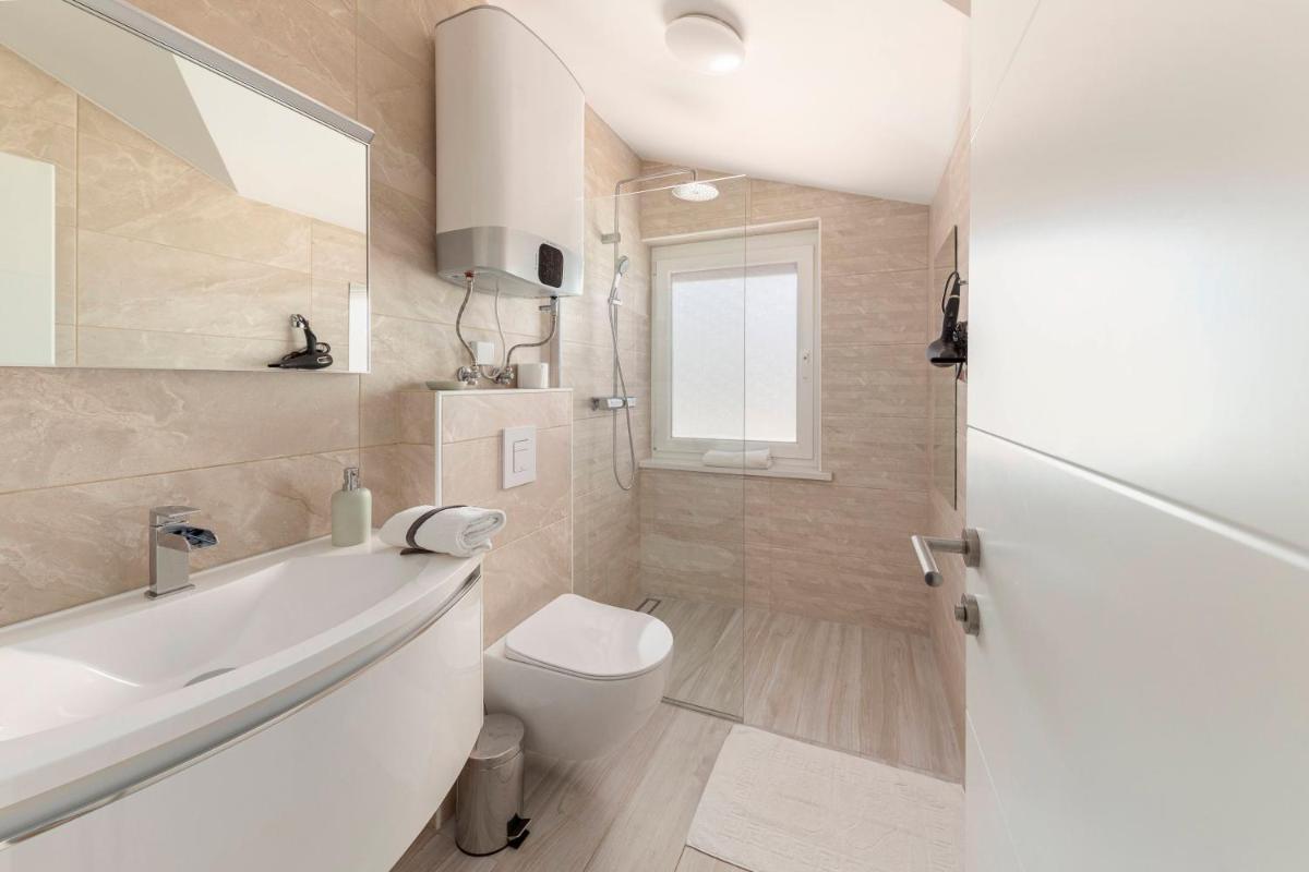 Suitetrails - Apartments ERA Ankaran