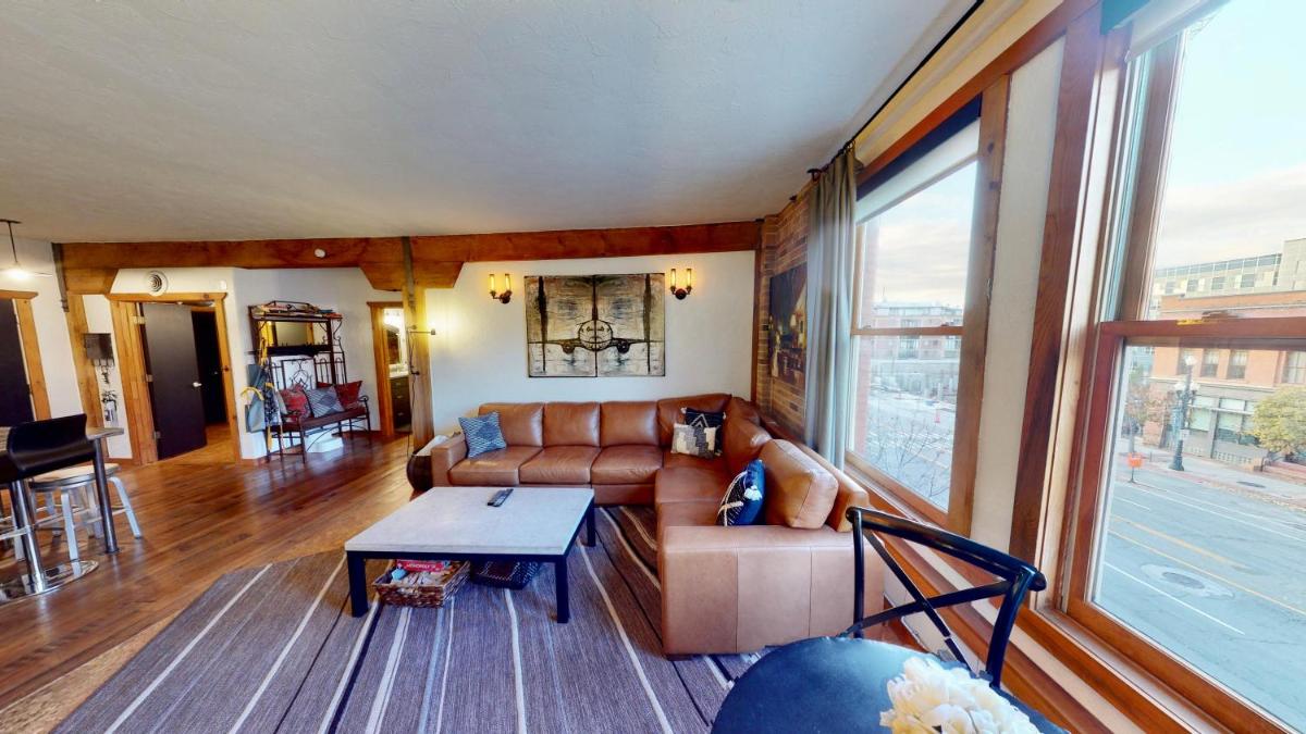 The Salt Flat - Salt Lake City - Housity