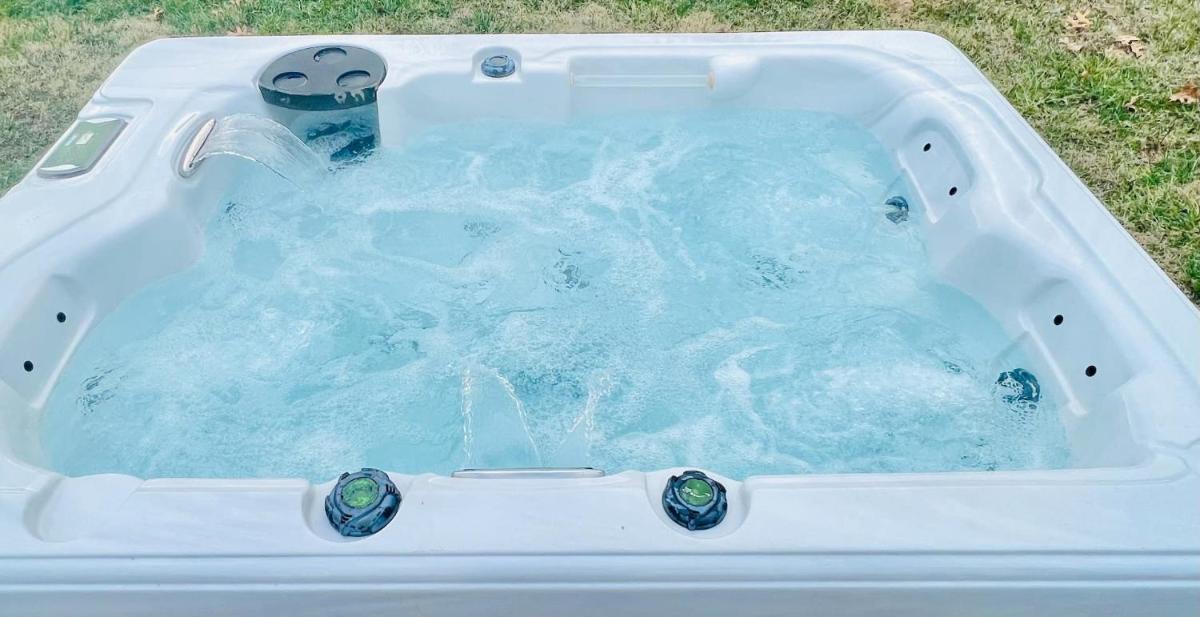 Suitetrails - 3 Bedroom Hot Tub Oasis