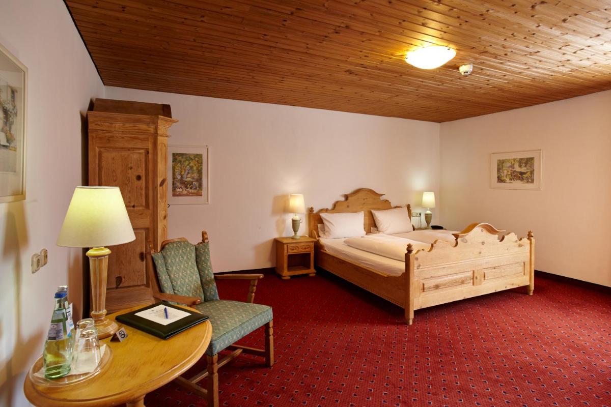 Hotel Sauerlacher Post - Housity