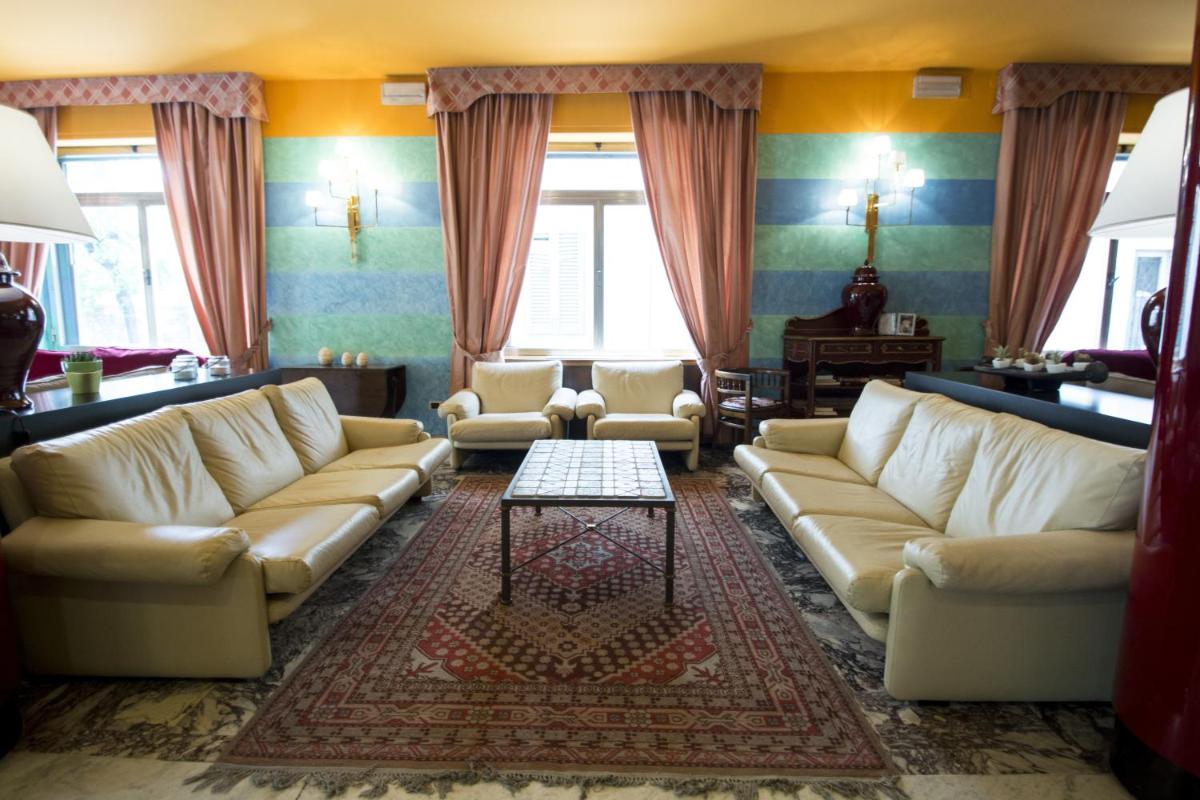 Hotel Giglio - Housity