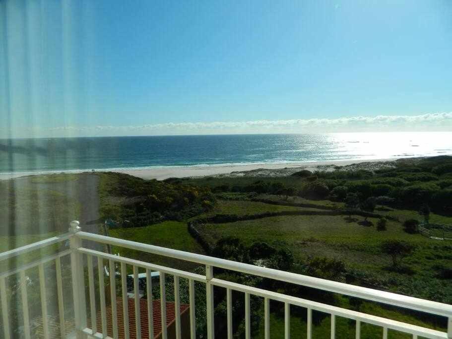 Piso en primera línea de playa en Lariño - Housity