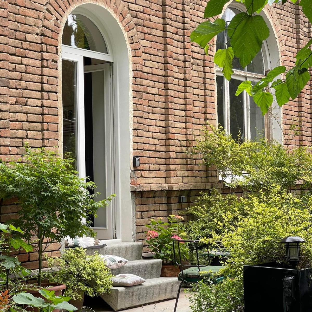 Funicular Inn Apartments - Housity